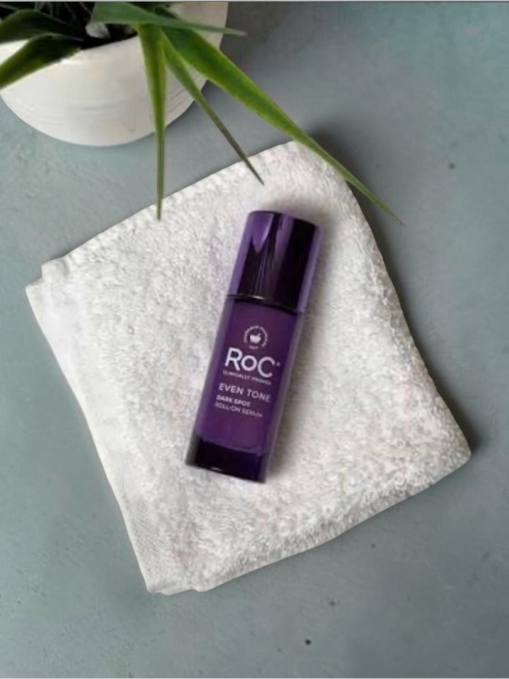 RoC Even Tone Roll-On Serum Dark Spot Corrector Niacinamide 1.0 fl oz